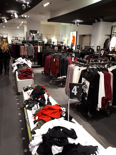 Les magasins achètent du streetwear Lille