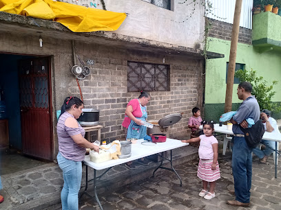 Pozoleria y Menuderia Los Sabores de Mi Pueblo - Alvaro Obregón 455, Centro, 61650 Tacámbaro de Codallos, Mich., Mexico