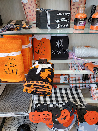 Department Store «HomeGoods», reviews and photos, 1500 E Village Way, Orange, CA 92865, USA