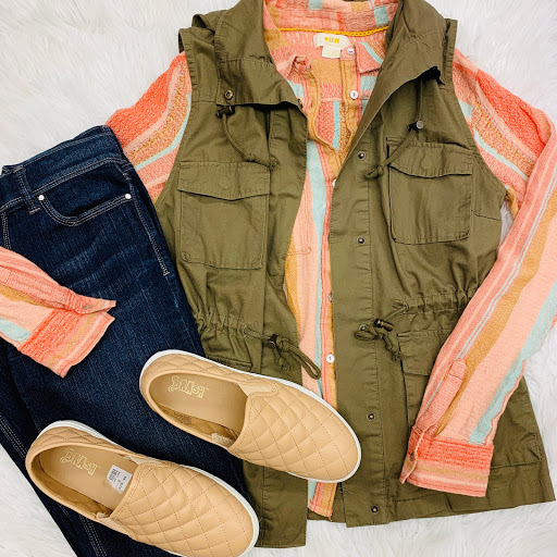 Used Clothing Store «Clothes Mentor», reviews and photos, 2701 N Mall Dr, Virginia Beach, VA 23452, USA