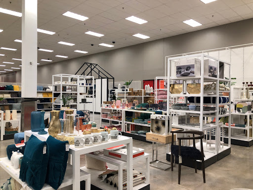 Department Store «Target», reviews and photos, 999 Corporate Dr, Westbury, NY 11590, USA