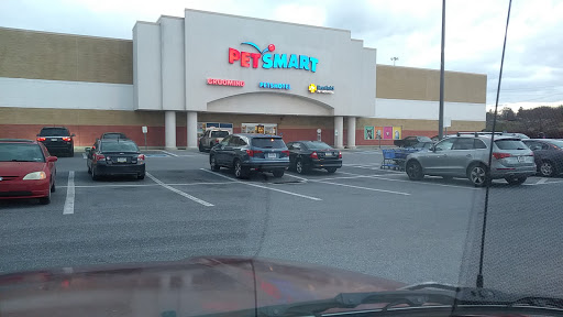 Pet Supply Store «PetSmart», reviews and photos, 1700 Fruitville Pike, Lancaster, PA 17601, USA