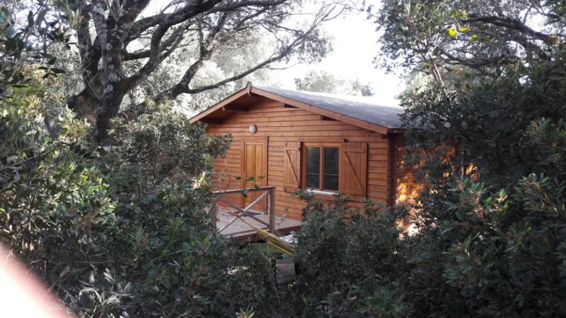 Location de chalets en bord de mer, au calme à Olmeto, en Corse-du-Sud à Olmeto