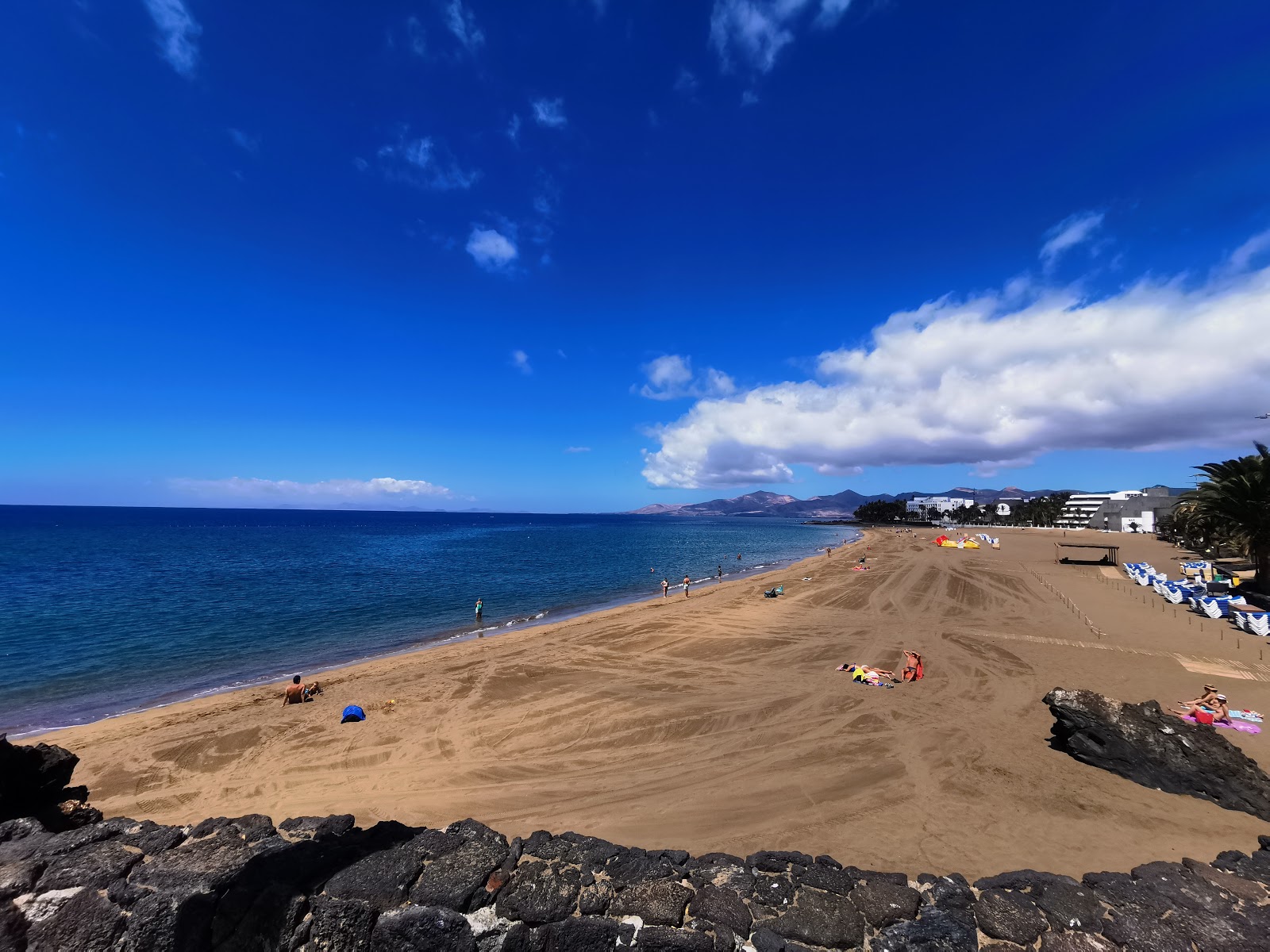 Foto von Playa Blanca und die siedlung