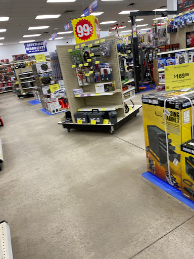 Hardware Store «Harbor Freight Tools», reviews and photos, 1011 Commerce Blvd, Dickson City, PA 18519, USA