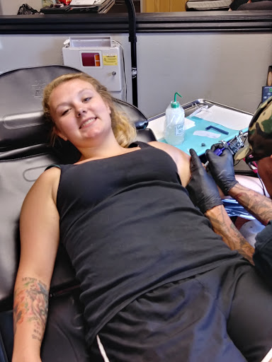 Tattoo Shop «Catch 22 Tattoo», reviews and photos, 1505 Madison Ave, Painesville, OH 44077, USA