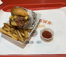 Guy’s Burger Joint photo