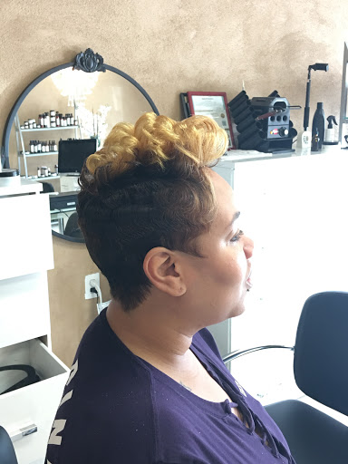 Beauty Salon «Blew Chocolate Salon», reviews and photos, 701 N Fort Harrison Ave, Clearwater, FL 33755, USA