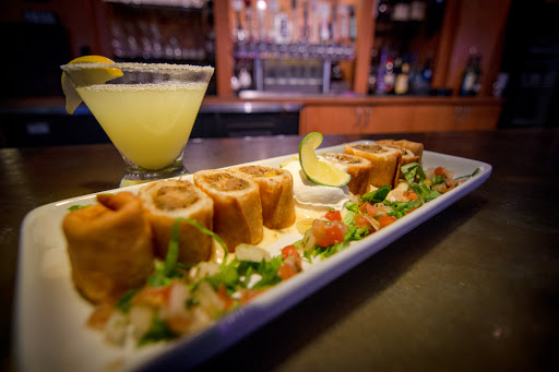 Sports Bar «Brass Rail Sports Bar, Restaurant & Pool Hall», reviews and photos, 4940 NE 81st St, Kansas City, MO 64119, USA