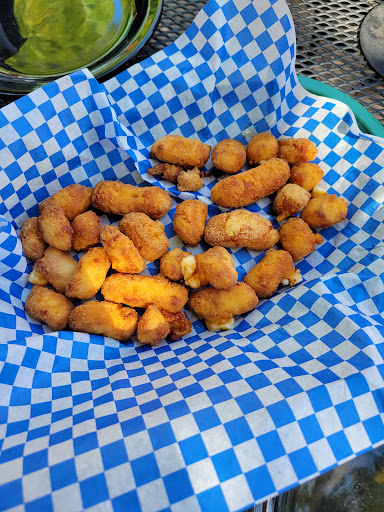 Bar & Grill «The Lookout Bar & Grill», reviews and photos, 8672 Pineview Ln N, Maple Grove, MN 55369, USA