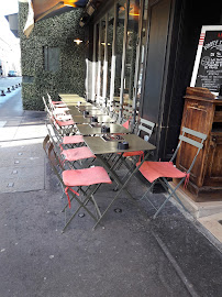 Atmosphère du Restaurant français Les Tanneurs de la Butte à Paris - n°10