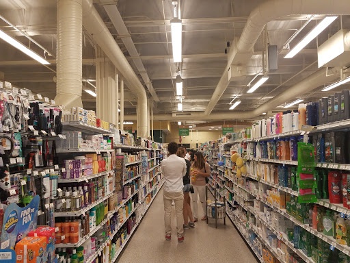 Shopping Mall «Fifth and Alton», reviews and photos, 1100 6th St, Miami Beach, FL 33139, USA