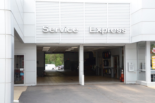 Used Car Dealer «McGrath Nissan», reviews and photos, 945 E Chicago St, Elgin, IL 60120, USA