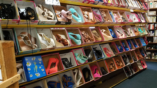 Shoe Store «Heel & Sole Shoes», reviews and photos, 708 Mangrove Ave, Chico, CA 95926, USA