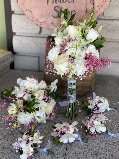 Florist «Country Cousins Flower shop», reviews and photos, 841 E Whittier Blvd, La Habra, CA 90631, USA