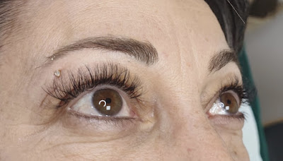 Hola Lash - Extensions de cils Annecy - Microneedling Annecy à Annecy
