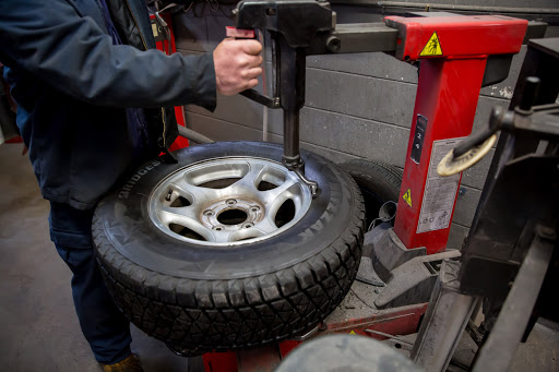 Auto Repair Shop «Dale Feste Automotive», reviews and photos, 1801 Mainstreet, Hopkins, MN 55343, USA