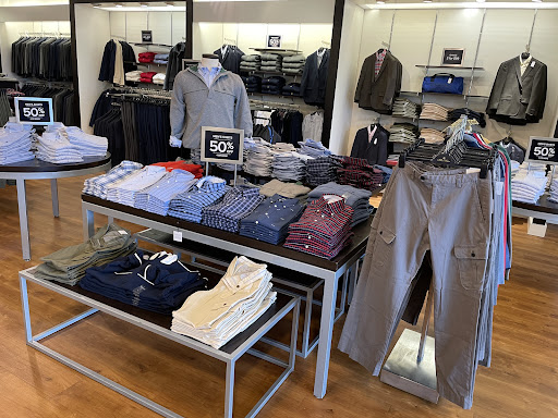 Clothing Store «Brooks Brothers Factory Outlet», reviews and photos, 820 W Stacy Rd, Allen, TX 75013, USA