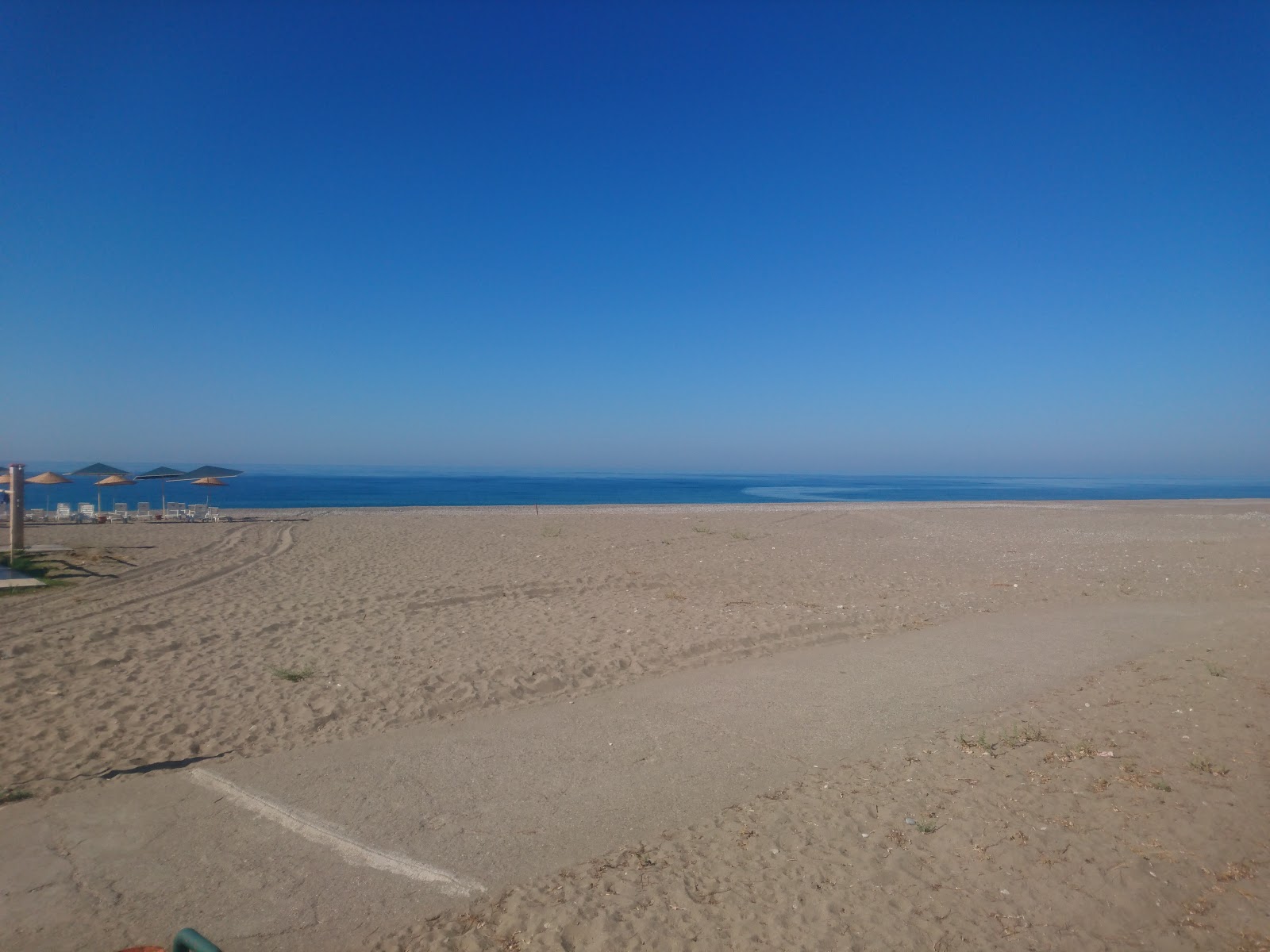 Foto av Sea Garden beach II med lång rak strand