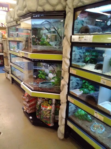 Pet Supply Store «Petco Animal Supplies», reviews and photos, 1350 S Ironton St #120, Aurora, CO 80012, USA