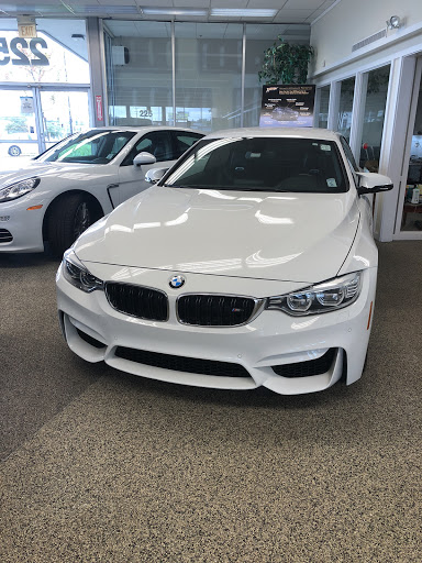 Car Dealer «Lucky Motors», reviews and photos, 225 W Roosevelt Rd, Villa Park, IL 60181, USA