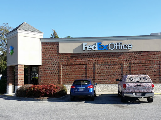 Print Shop «FedEx Office Print & Ship Center», reviews and photos, 4700 Oleander Dr, Wilmington, NC 28403, USA