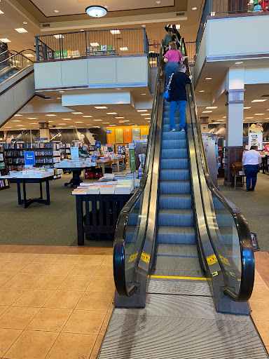 Book Store «Barnes & Noble», reviews and photos, 4550 University Ave, West Des Moines, IA 50266, USA