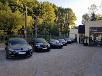 Renault Le Roux - Concession - Specialiste Renault Sport / Alpine à Les Loges-en-Josas