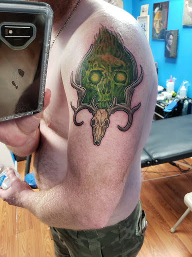 Tattoo Shop «Incredible Ink Tattoo», reviews and photos, 37 New Orleans Rd, Hilton Head Island, SC 29928, USA