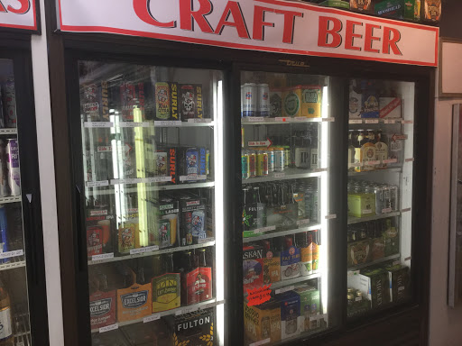 Liquor Store «Hopkins Liquor Store», reviews and photos, 712 11th Ave S, Hopkins, MN 55343, USA