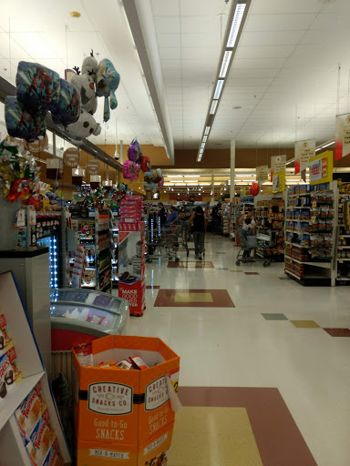 Supermarket «Super Stop & Shop», reviews and photos, 533 E Main St, Bay Shore, NY 11706, USA