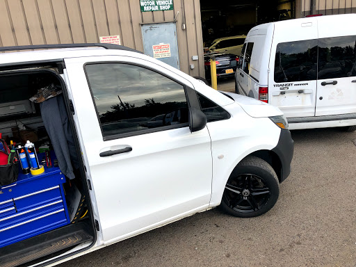 Auto Repair Shop «12 Volt Doctor», reviews and photos, 2917 Arthur Kill Rd, Staten Island, NY 10309, USA