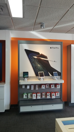 Cell Phone Store «AT&T Authorized Retailer», reviews and photos, 17100 Collins Ave #108, Sunny Isles Beach, FL 33160, USA