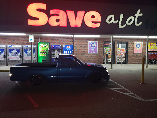 Grocery Store «Save-A-Lot», reviews and photos, 130 W McClain Ave, Scottsburg, IN 47170, USA