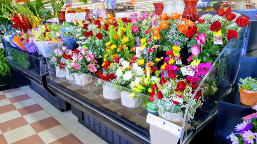 Supermarket «Save Mart Supermarkets», reviews and photos, 1591 E Noble Ave, Visalia, CA 93292, USA