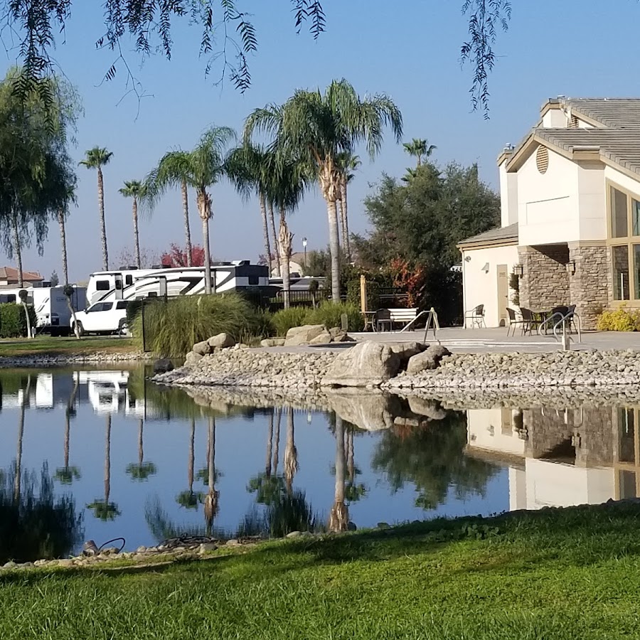 Lakes RV & Golf Resort