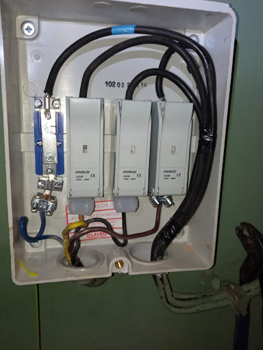 Electricista Coruña - Servicio 24 horas en A Coruña, A Coruña