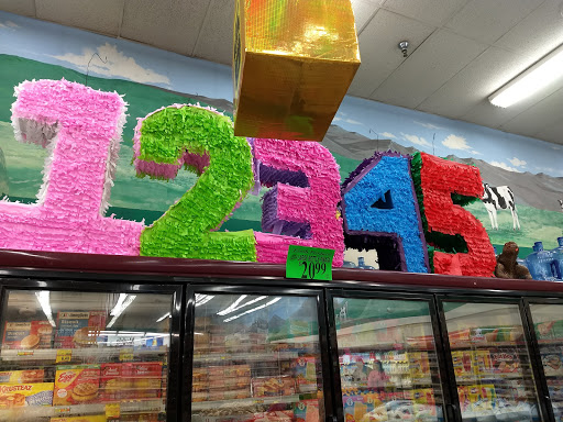 Grocery Store «Top Valu Market», reviews and photos, 4831 Whittier Blvd, Los Angeles, CA 90022, USA