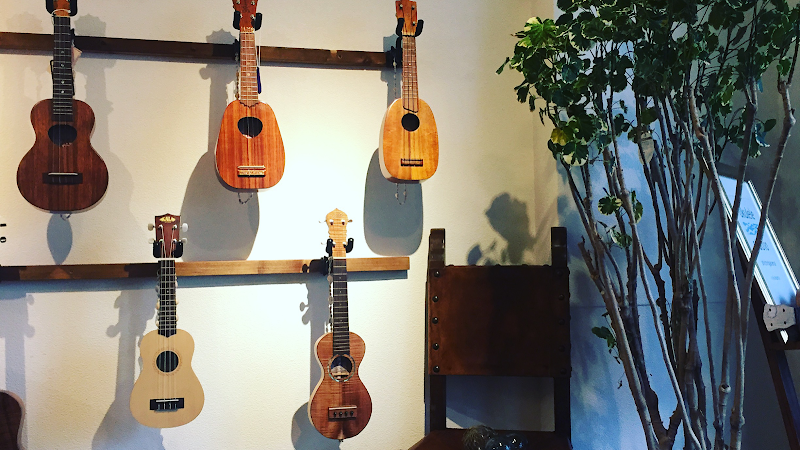 Breeze and Tone YOKOHAMA ukulele school