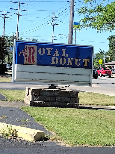 Donut Shop «Royal Donut», reviews and photos, 5759 State Rd, Cleveland, OH 44134, USA