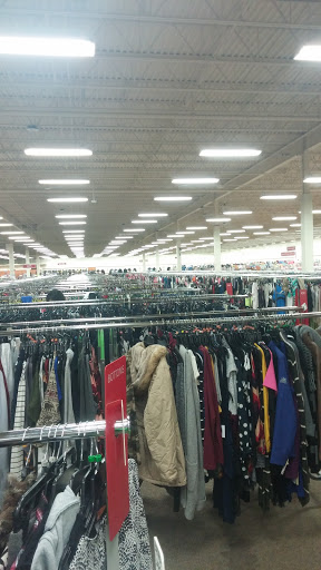 Clothing Store «Burlington Coat Factory», reviews and photos, 510 Howe Ave, Cuyahoga Falls, OH 44221, USA