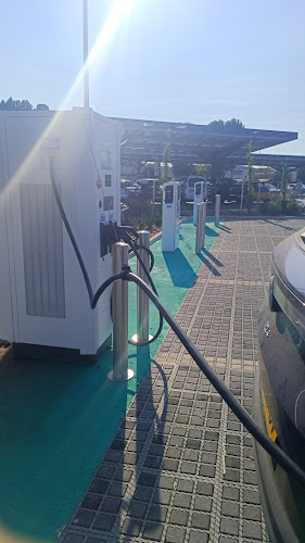 Borne de recharge de véhicules électriques Lidl Charging Station Brioude