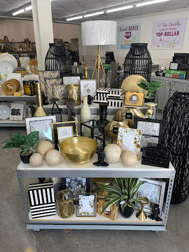 Home Goods Store «Tuesday Morning», reviews and photos, 6230 Rolling Rd, West Springfield, VA 22152, USA