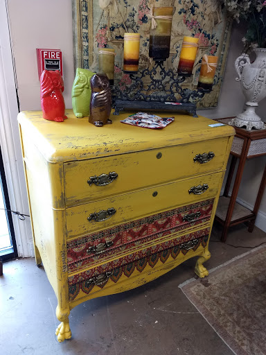 Consignment Shop «New Leaf Home Furnishings», reviews and photos, 2449 Pierce Dr #3, Spring Grove, IL 60081, USA