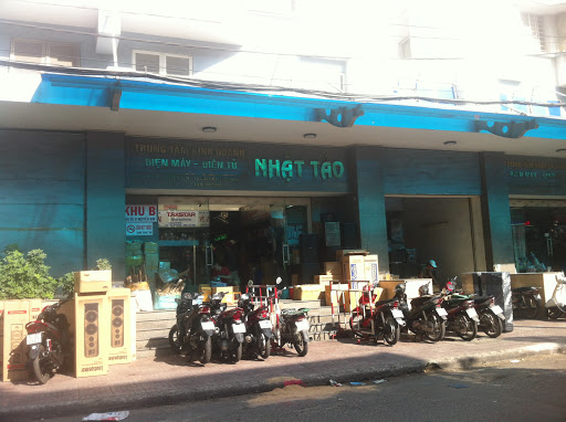 Nhat Tao Electronics Market