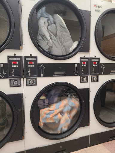 Laundromat «Leesburg Coin Laundry Inc», reviews and photos, 4 Fairfax St SE, Leesburg, VA 20175, USA