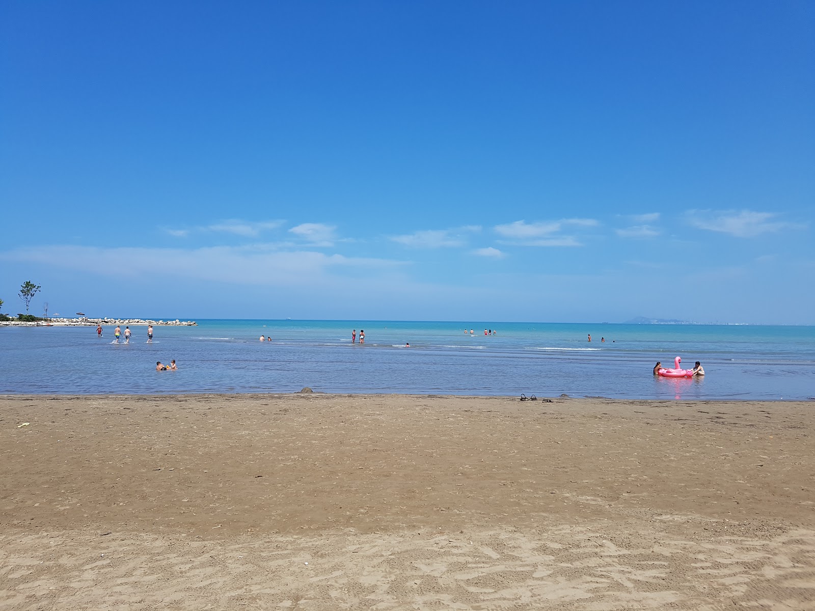 Foto von Karpen beach - beliebter Ort unter Entspannungskennern