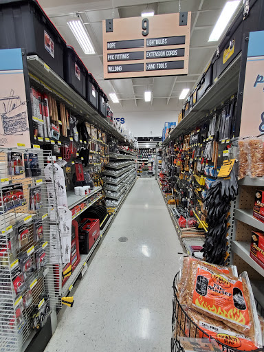 Animal Feed Store «Wilco Farm Store», reviews and photos, 734 McClaine St, Silverton, OR 97381, USA