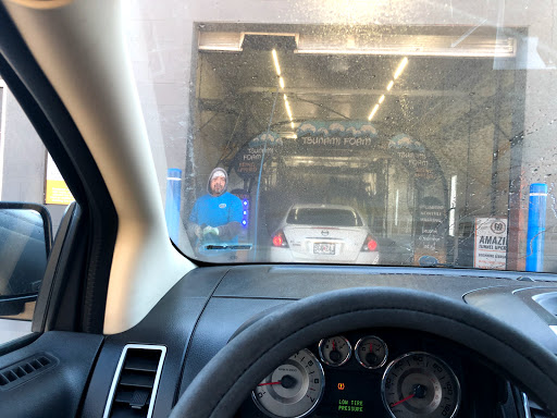 Car Wash «Big Splash Car Wash», reviews and photos, 614 W 39th St, Kansas City, MO 64111, USA