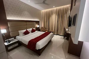 Hotel Dwaraka Boarding & Lodging Kinnigoli image
